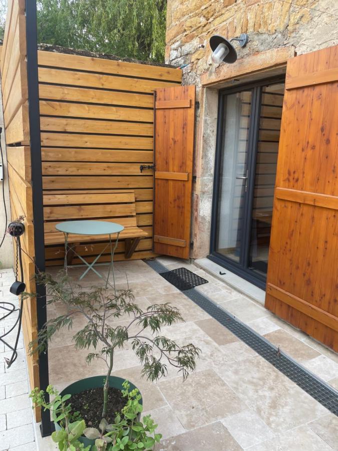 Chambre Tropicale Privee Au Coeur D'Un Village Calme Et Proche Du Vignoble Vinzelles Ngoại thất bức ảnh